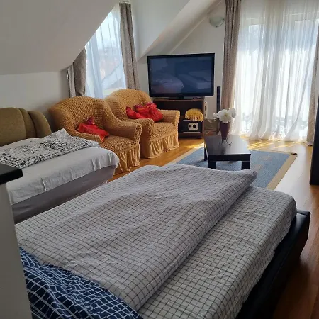 Penthouse Apartament 2 Floors, 2 Bedroom , 2 Bath, 120 Sqm , Inside Yard Parking Apartament *