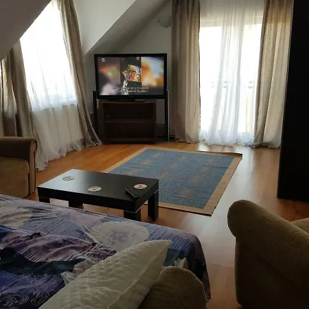 Penthouse Apartament 2 Floors, 2 Bedroom , 2 Bath, 120 Sqm , Inside Yard Parking Apartament *